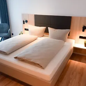 holi-hostel-hotel.find-berlin-hotels.com/